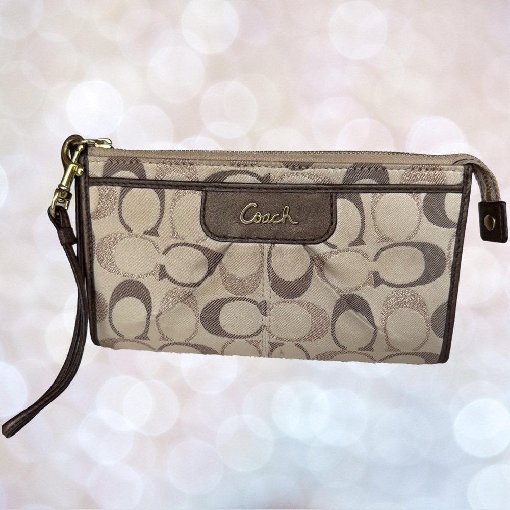 Coach Signature Wristlet Wallet – Timeless Brown/Khaki